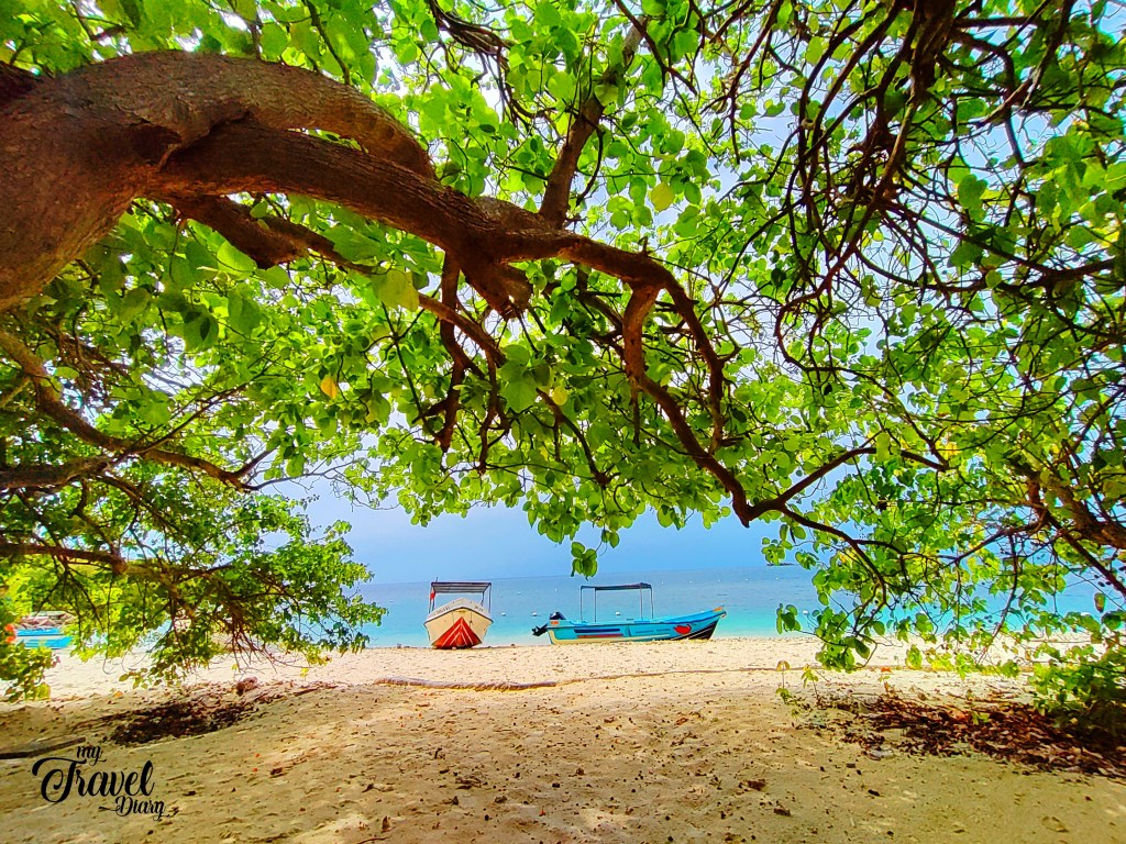 The pristine beach of Pigeon Island