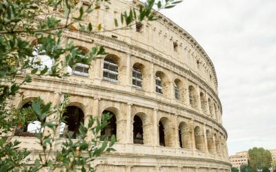 WHERE TO GO IN ITALY FOR A ROMANTIC HOLIDAY?