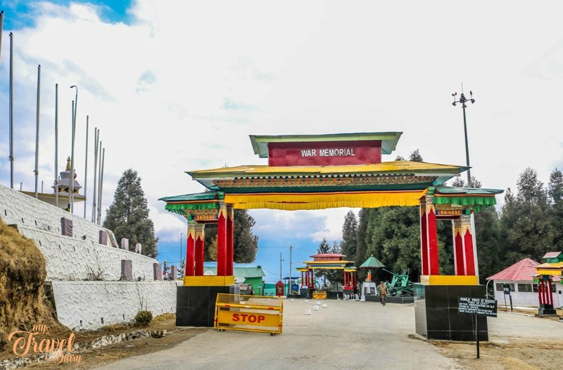 People generally miss visiting the Welcome gate of war memorial which is one of the Offbeat experiences in Tawang, Arunachal Pradesh